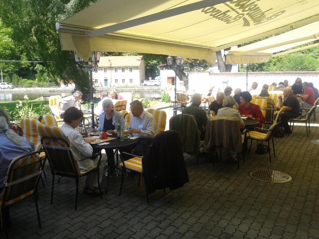 Hotel Ruze Rožmberk nad Vltavou Exterior foto